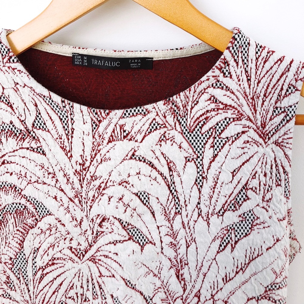 Zara Patterned Textured Crop Top - Picture 2 of 3